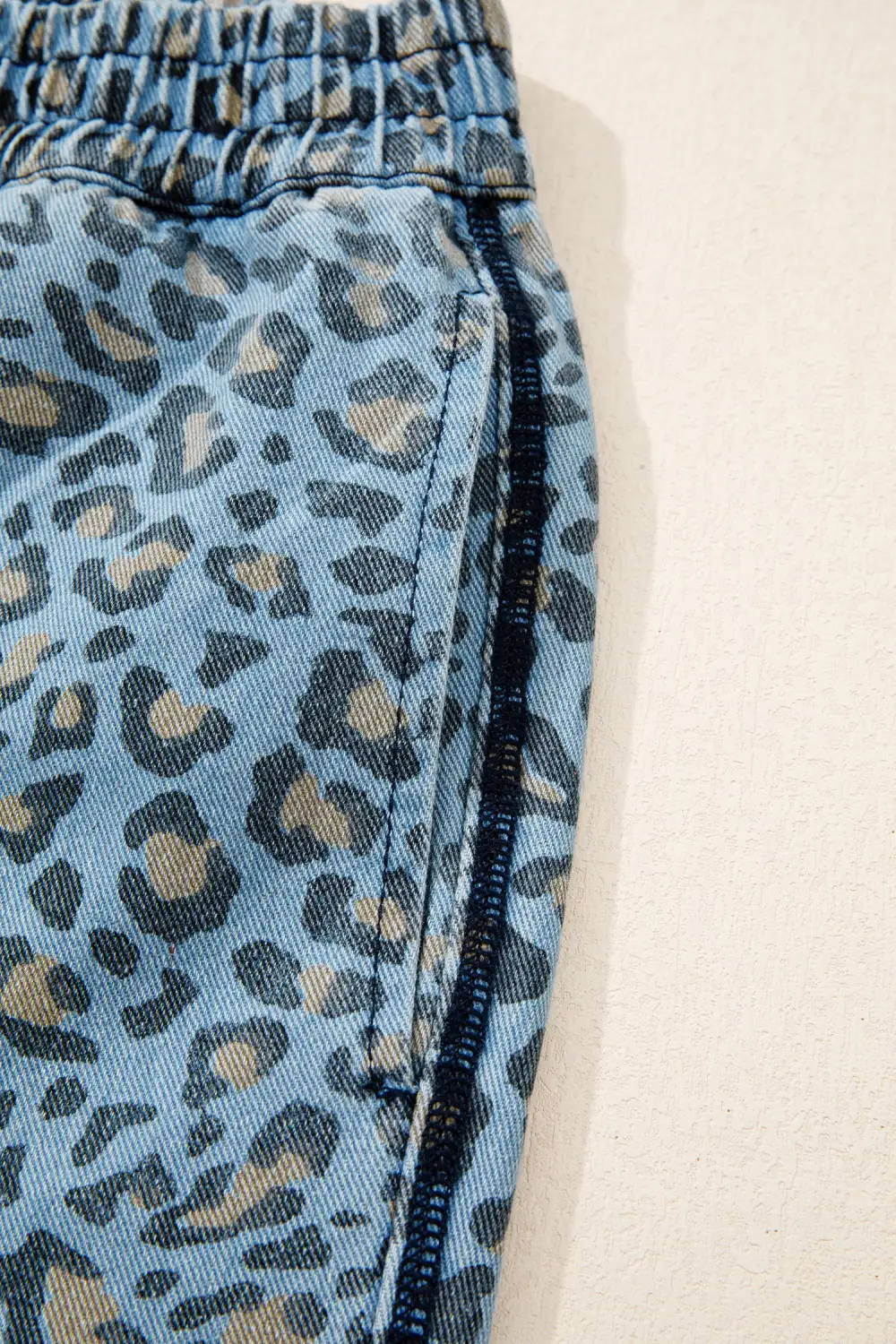Women's Leopard Print Exposed Seam Detail Wide Leg Drawstring Jeans