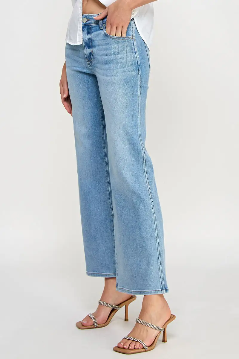 Mid Rise Relaxed Jeans