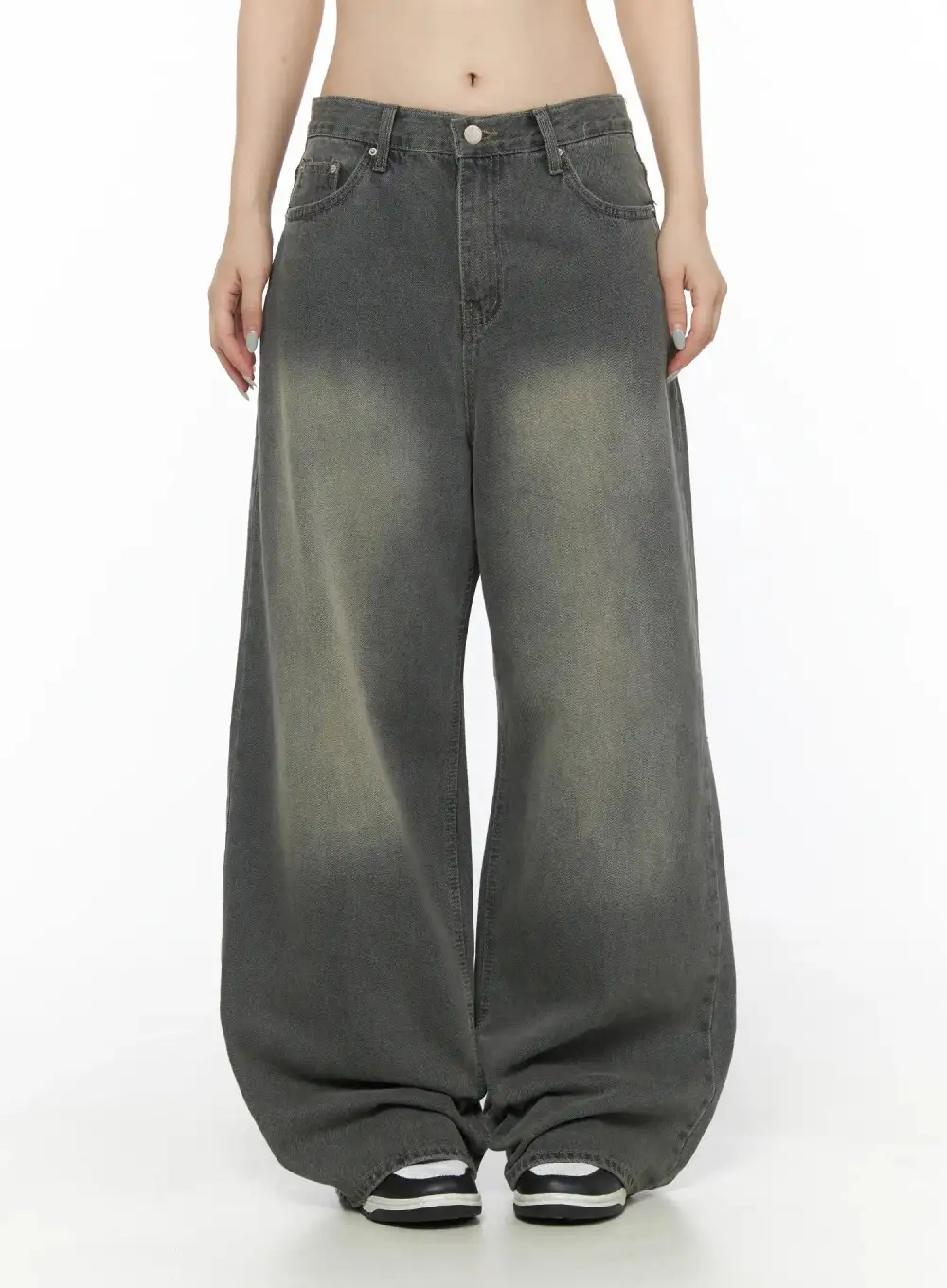 Wide-Fit Low-Rise Baggy Jeans