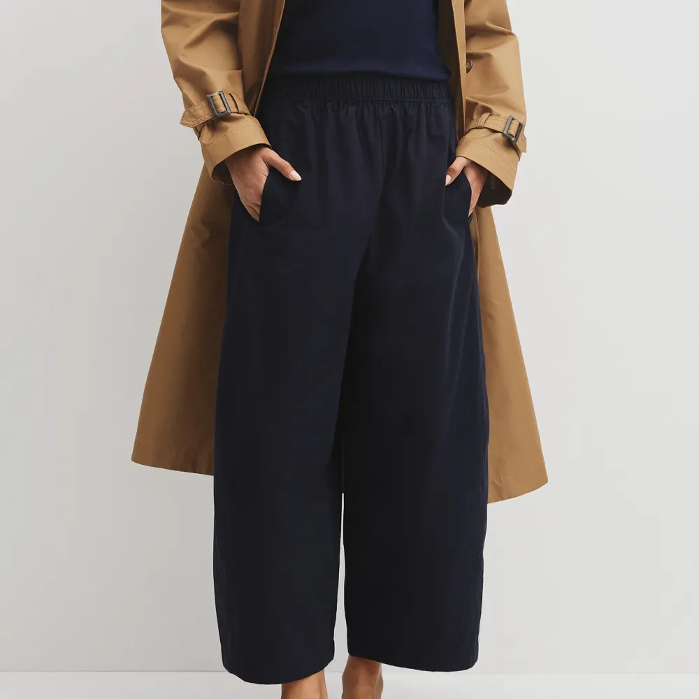 Women's Classic Clean Line Classic Pants