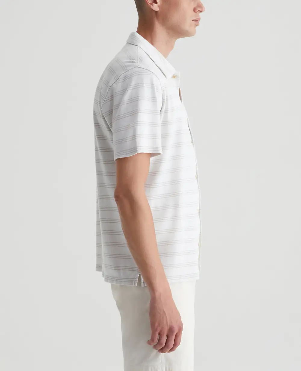 Men's Relaxed Fit Button-Up Shirt