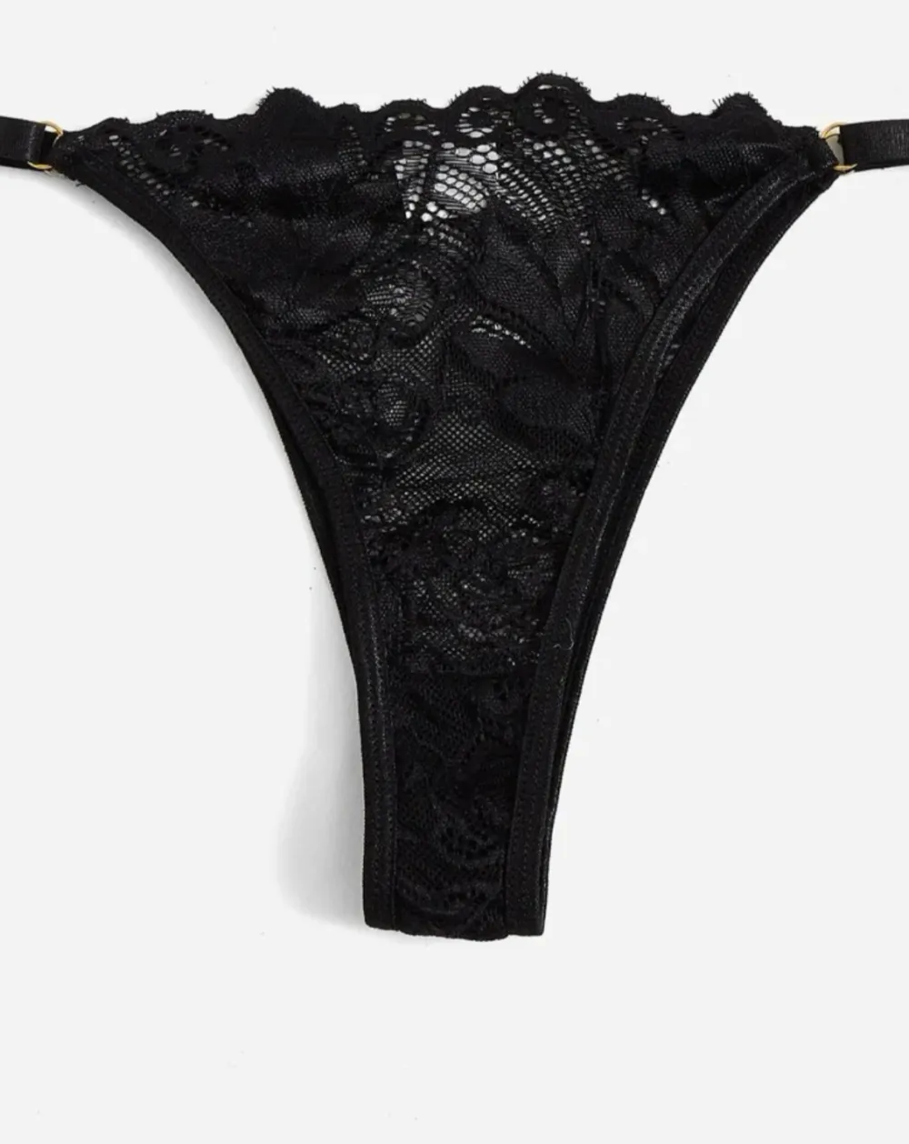 Refined Lace Underwire Lingerie Set