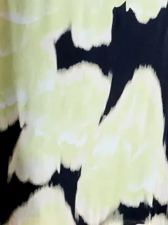 Breathable Flowing Chiffon Dress With Ruffle Sleeves