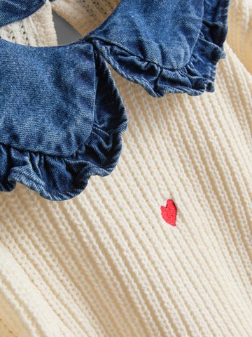 1-9yrs | Heart Embroidered Collared Jumper detail 2