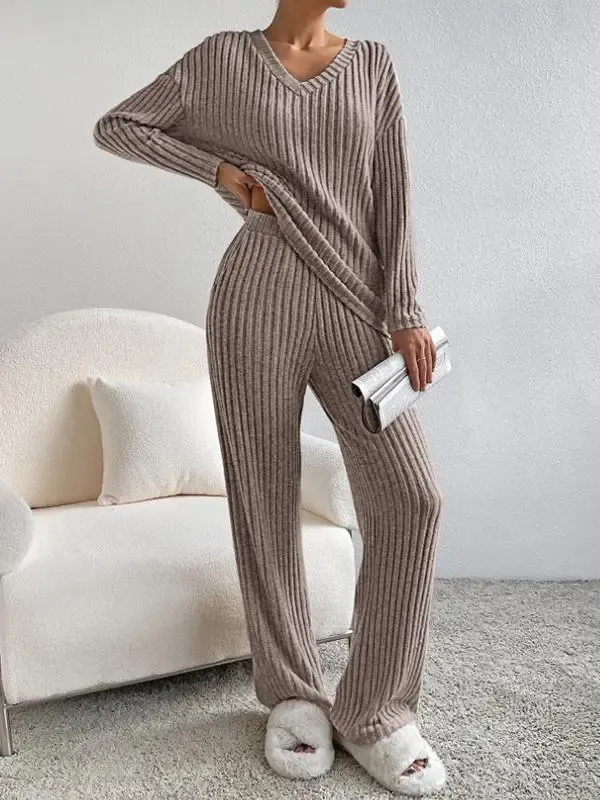 Temperament loose V-neck pit knitted suit