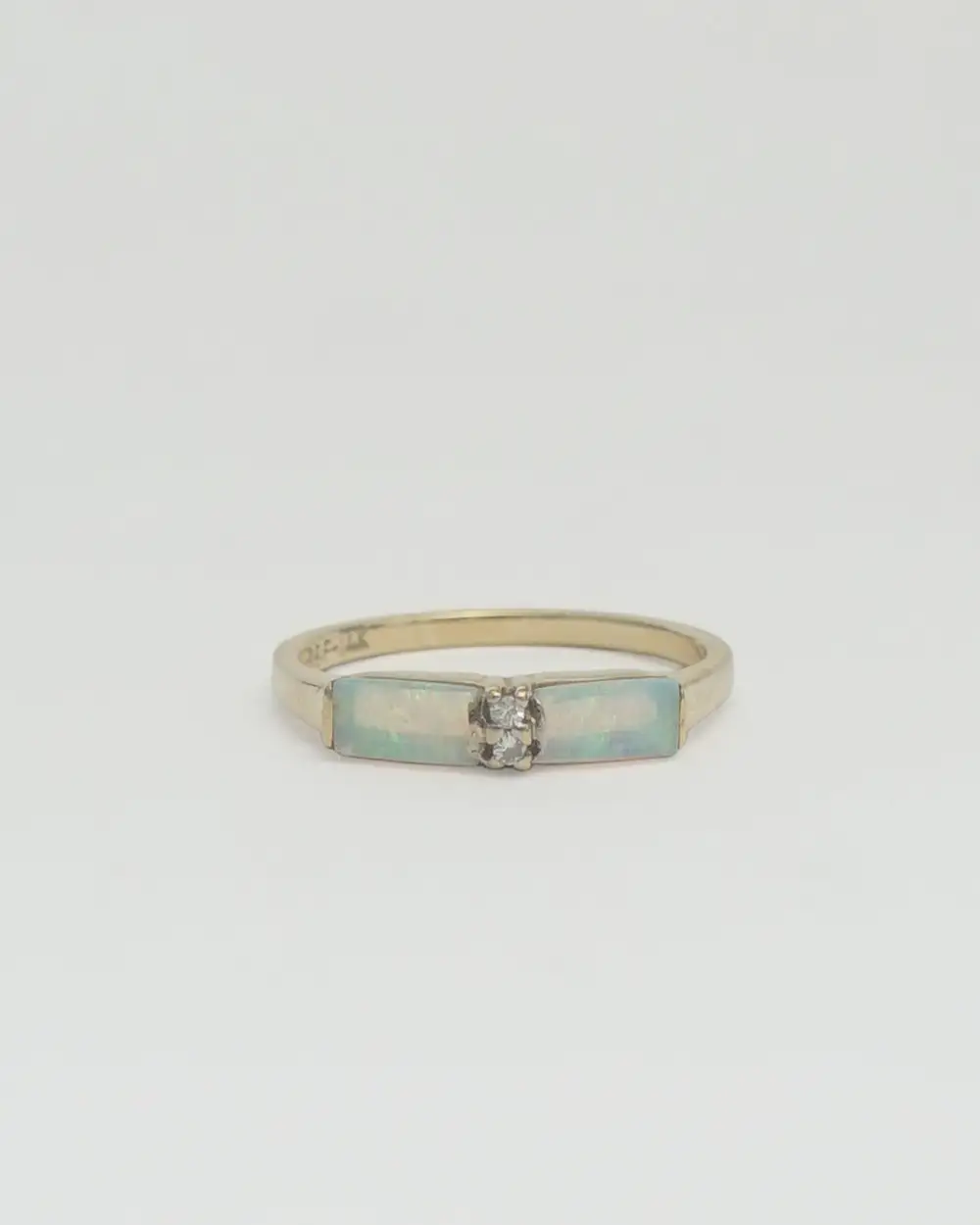 Ring with Opal & Diamond