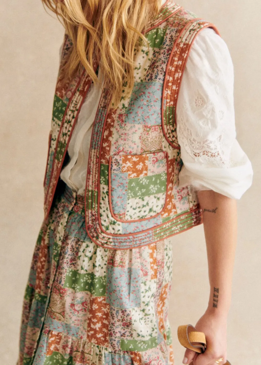 Cropped Sleeveless Printed Quilted Jacket