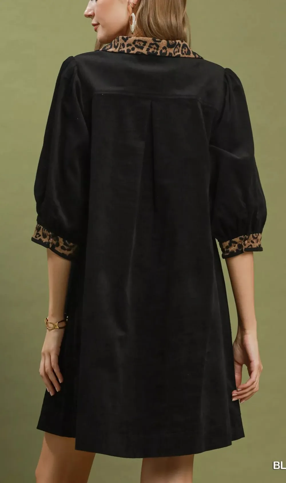 Everyday V-Neck Shift Pocketed Dress