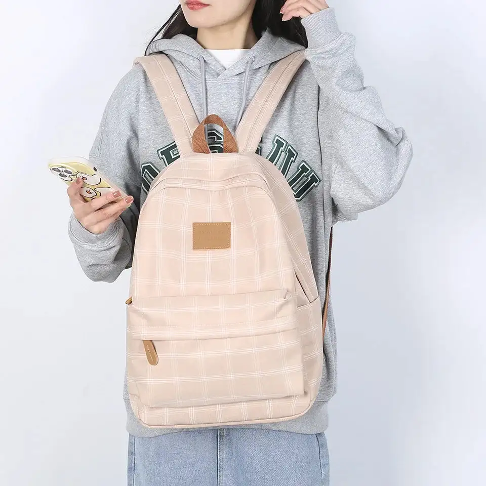 Youthful Basic: Simple Compact Everyday Bag