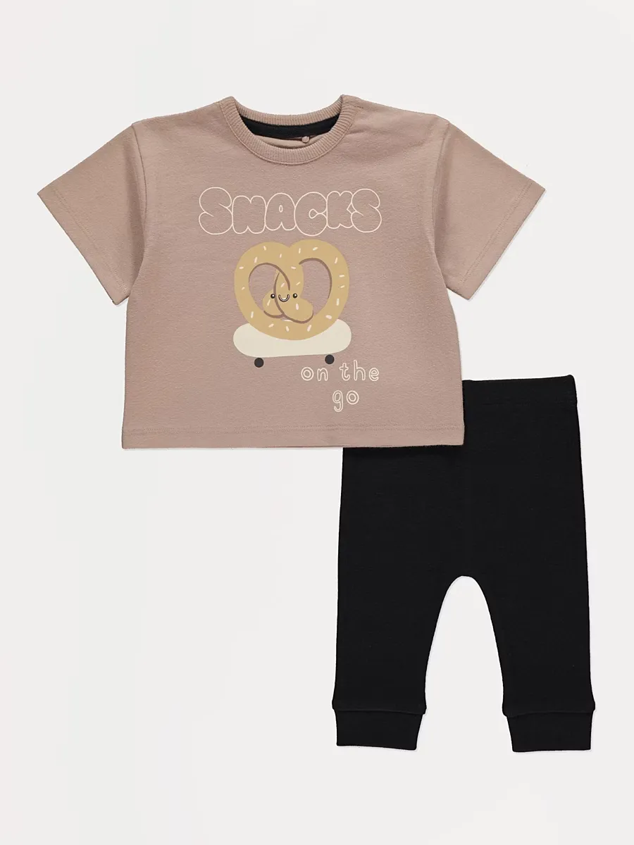 Brown Pretzel T-Shirt and Leggings Outfit