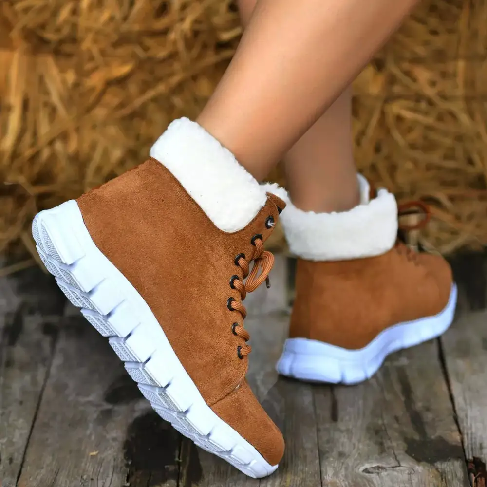 Lace Up Round Toe Boots