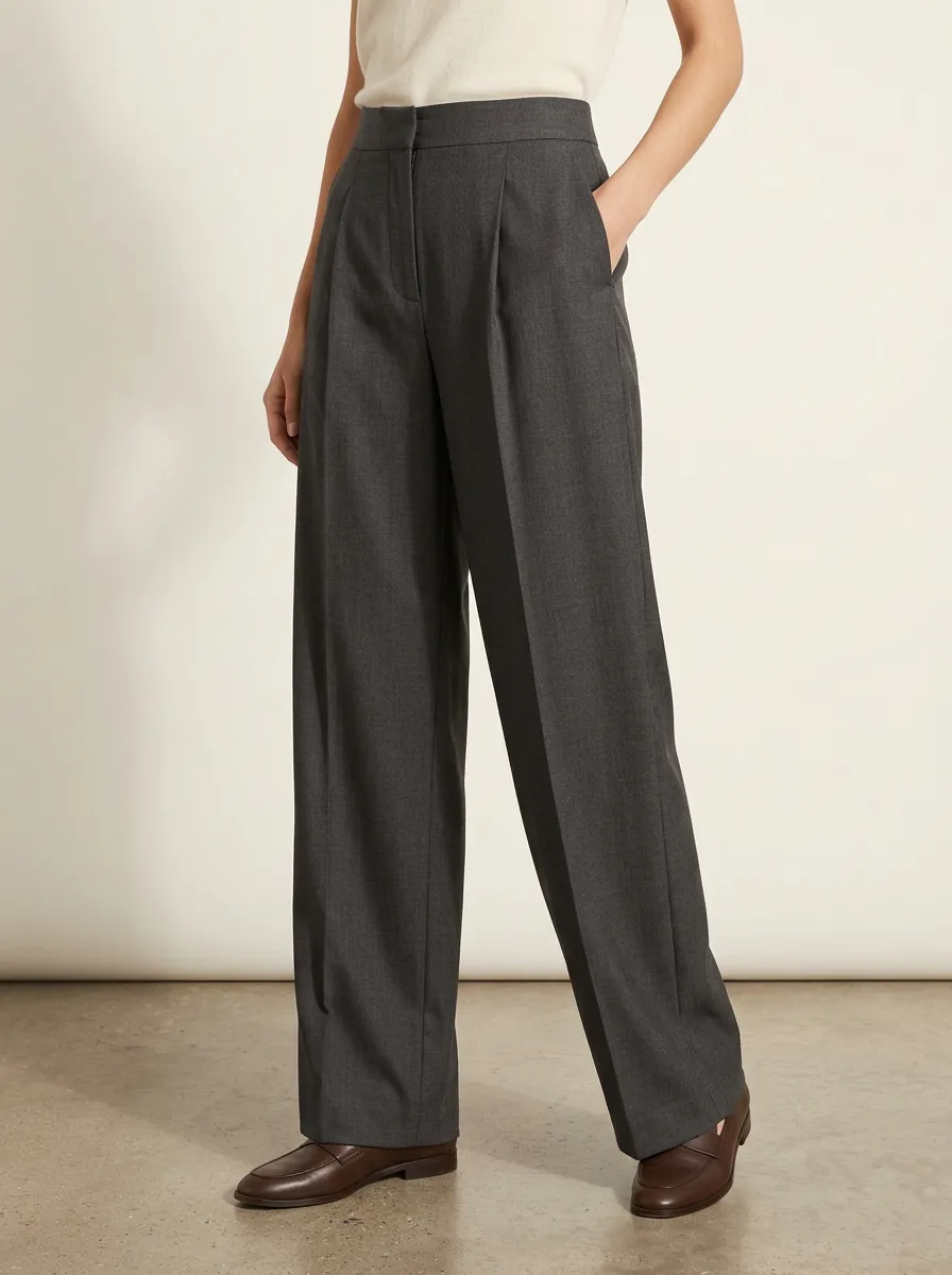 Minimal Detail Pleated Wide-Leg Trousers