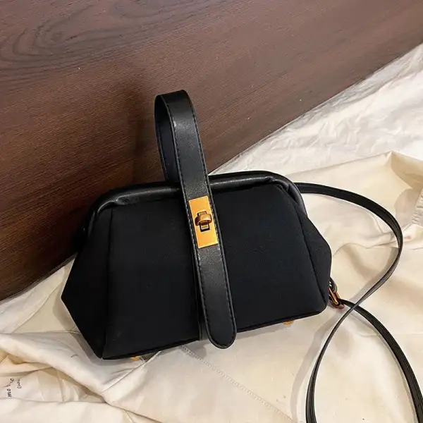 Fashionable Grace: Gentle Crossbody Bag