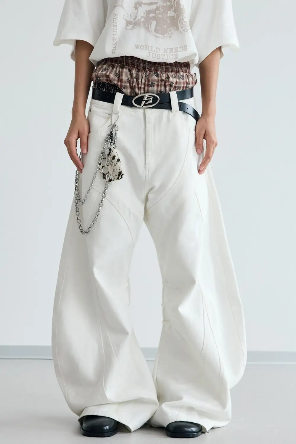 Wide-Leg Raw-Hem Distressed Jeans