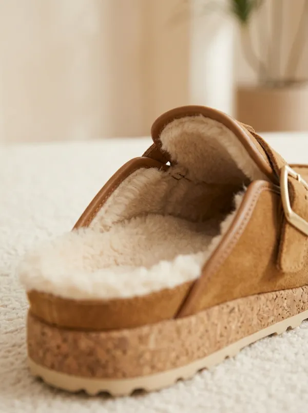 Women's Utility Buckle Detail Casual Suede Wood Sole Loafers
