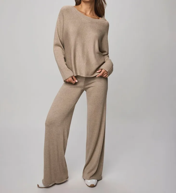 Lightweight Cashblend Pullover Sweater