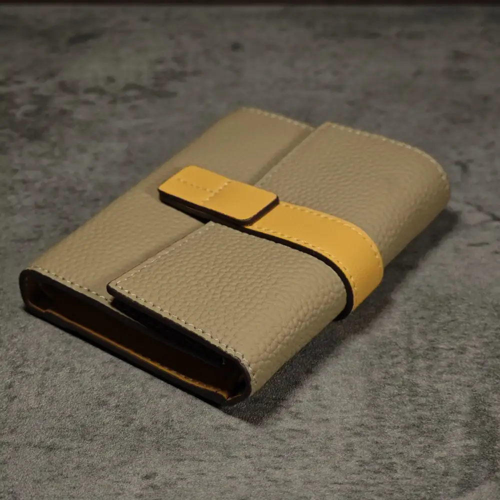 Women's Zip-Closure Leather Wallet