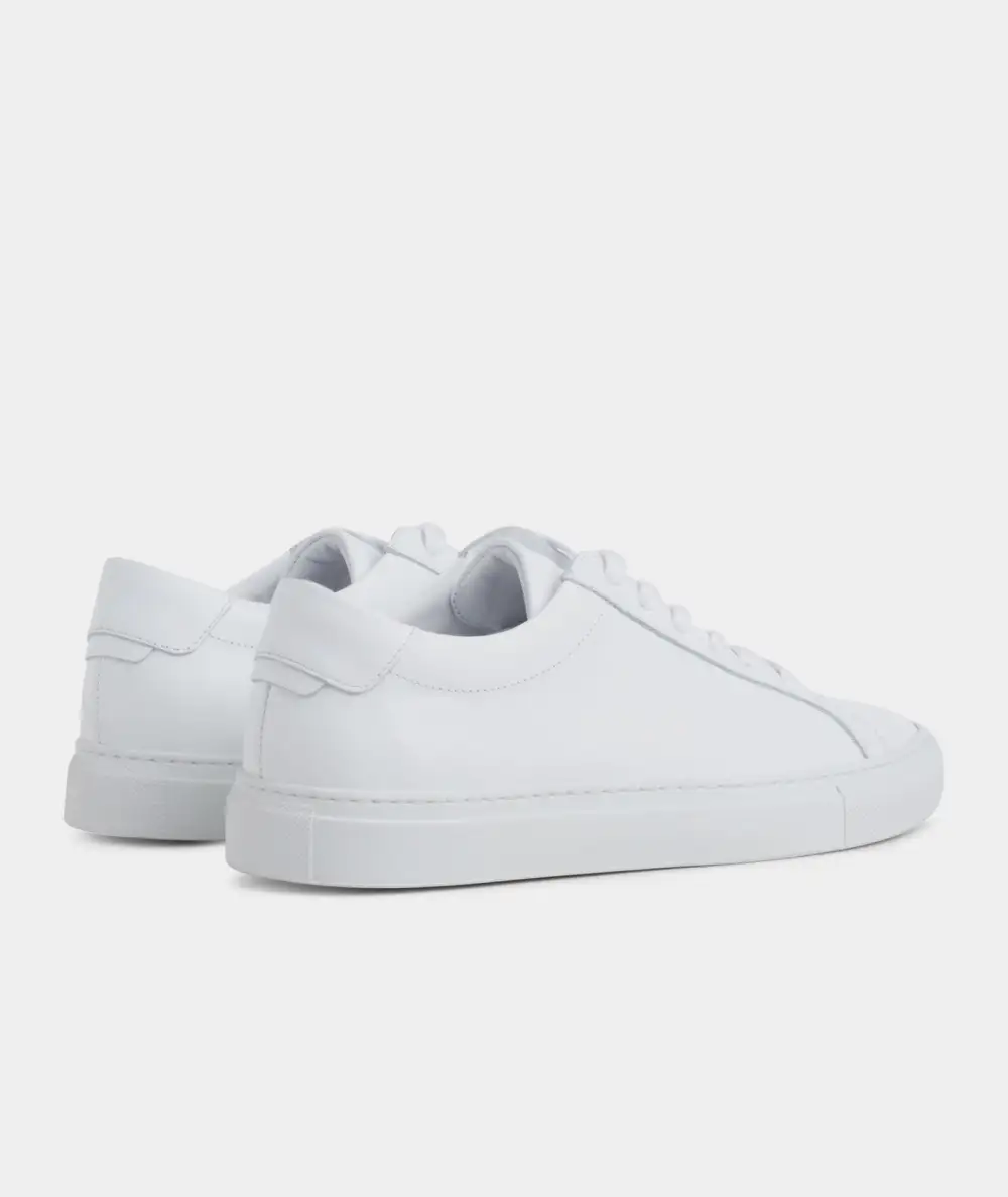 Streamlined Casual Leather Sneakers