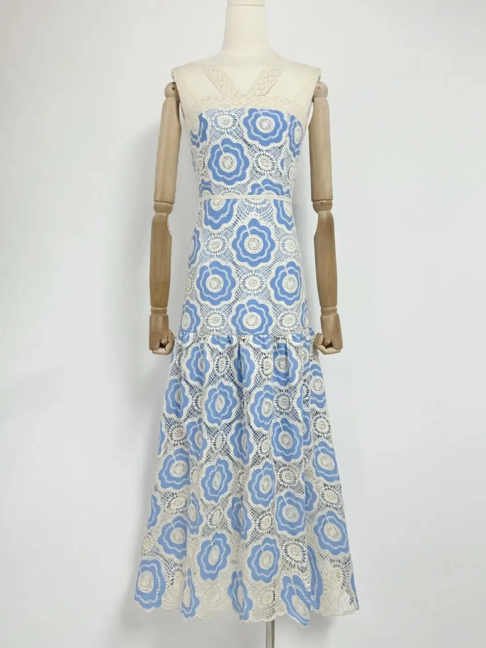 Lace Tiered Sleeveless Midi Dress