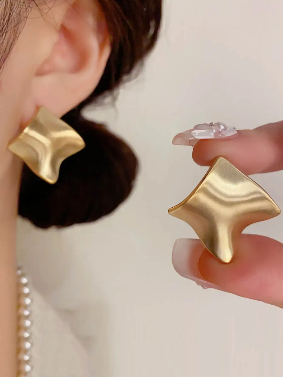 Graceful Everyday Accent Earrings