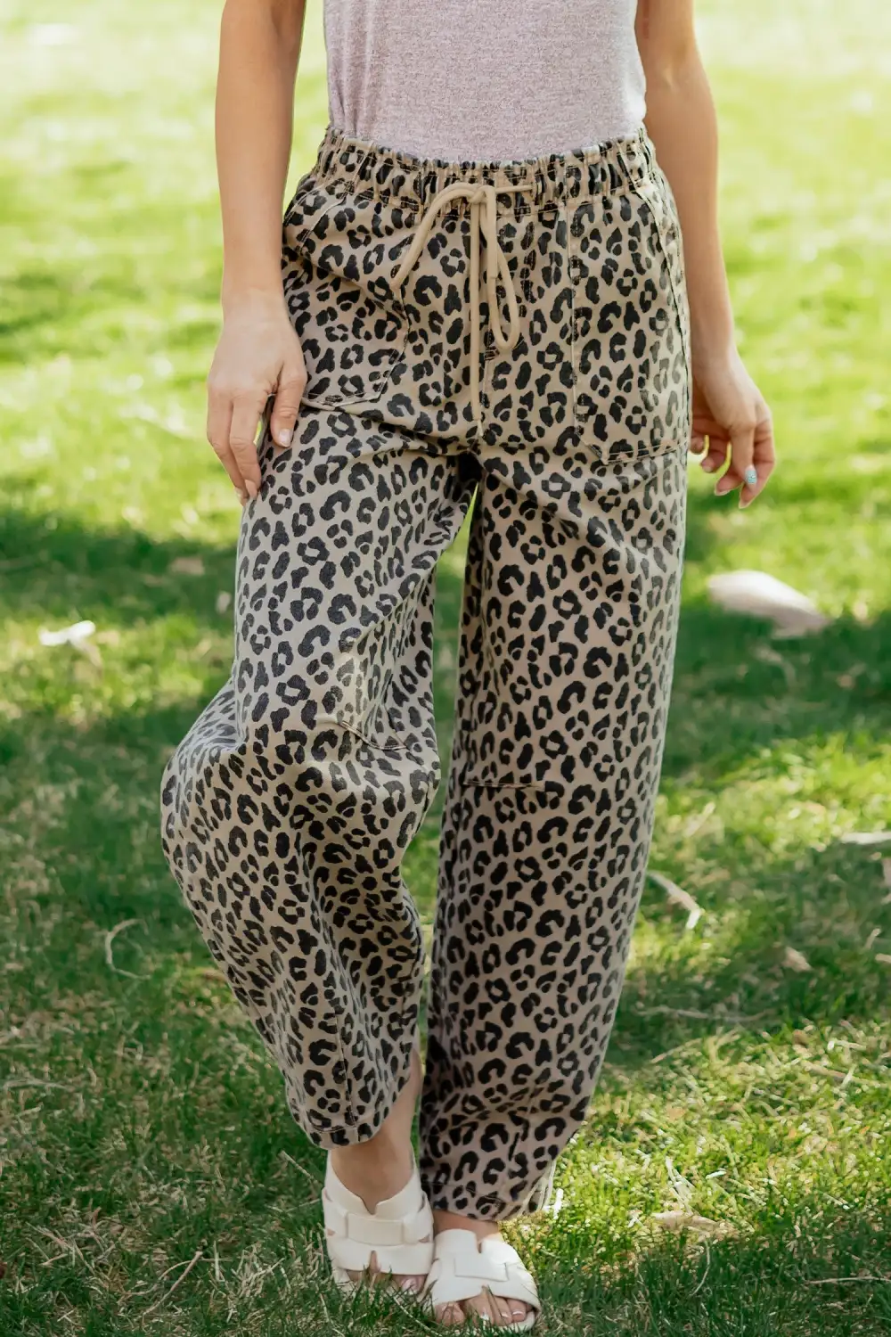 Women's Leopard Print Drawstring Elastic Waist Loose Denim Pants with Pockets