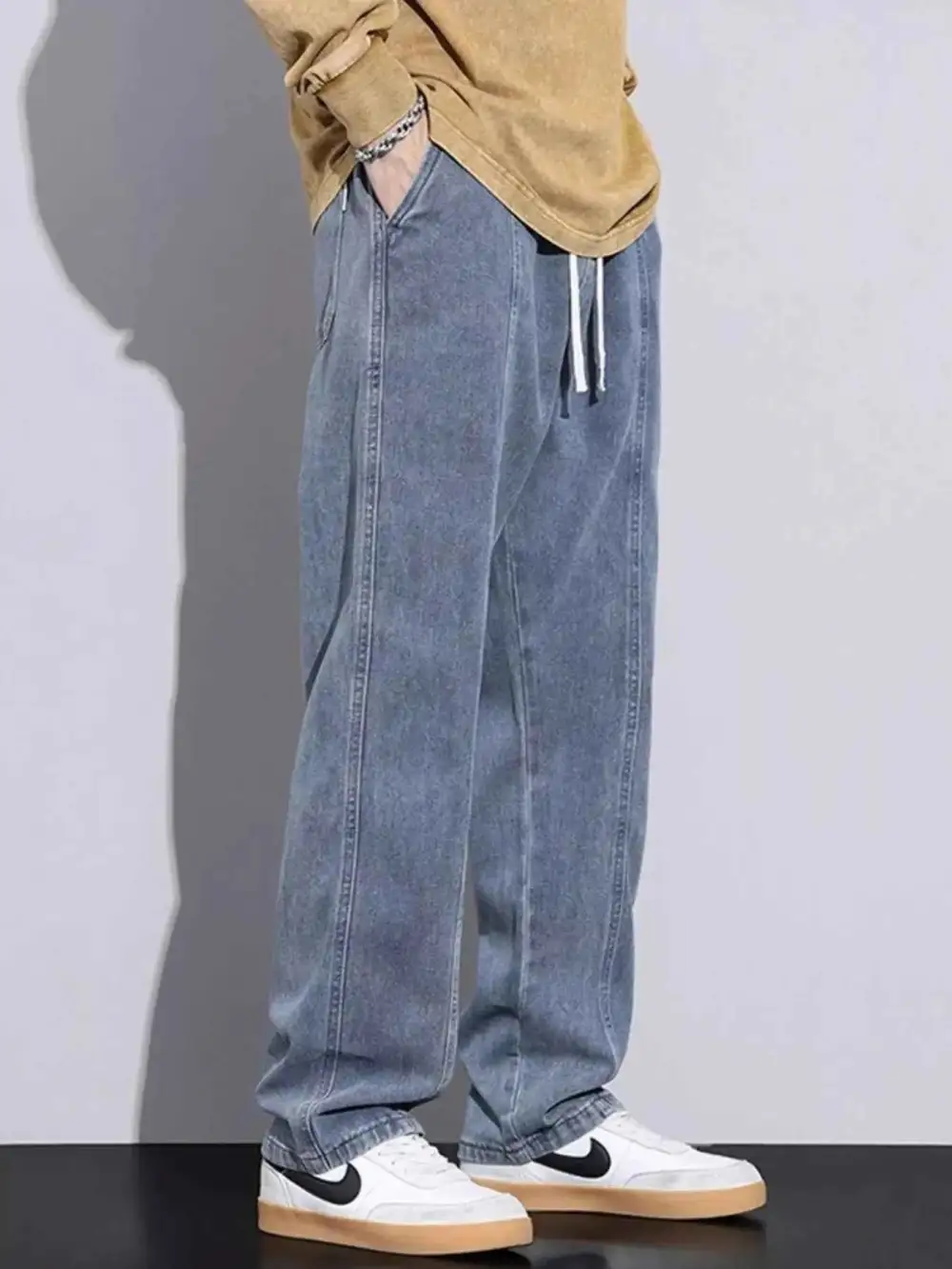 Relaxed Fit Drawstring Jeans
