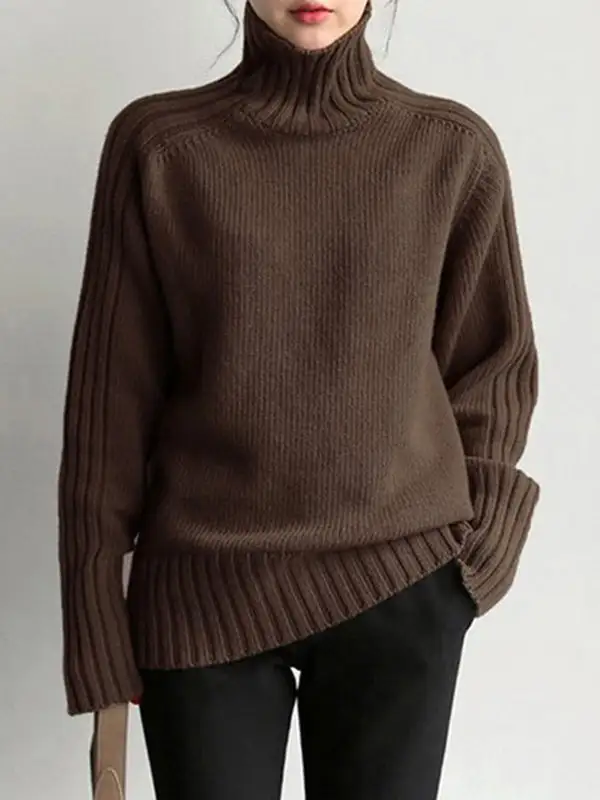 Minimal Turtleneck Sweater
