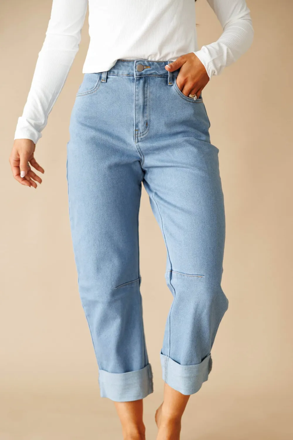 Barrel Wide-Leg Cuffed Jeans