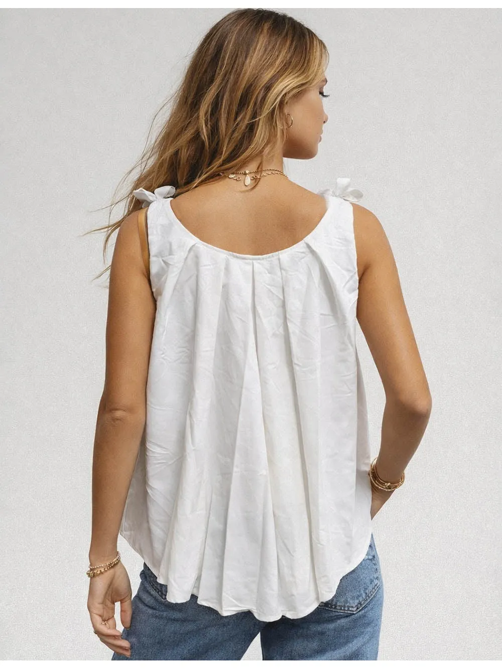 D Flower Round Neck Solid Color Sleeveless Tank Top