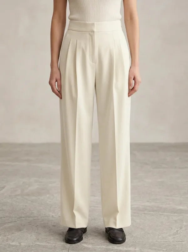 Minimal Finish Pleated Wide-Leg Trousers