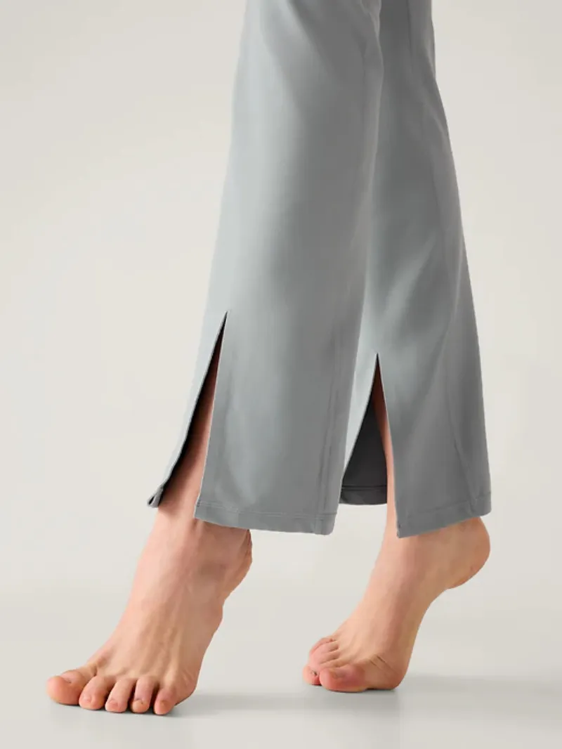 Black Split-Hem Pants For Chic Casual Style