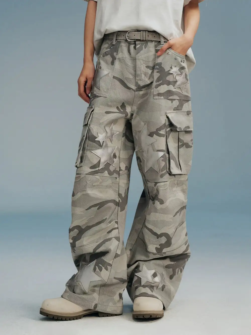 Wide-Leg Camouflage Star-Graphic Pants