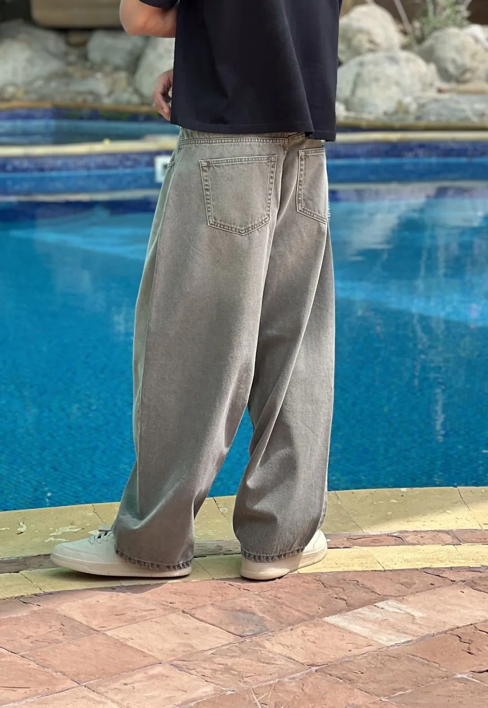 Tapered Stretch-Denim Barrel Jeans