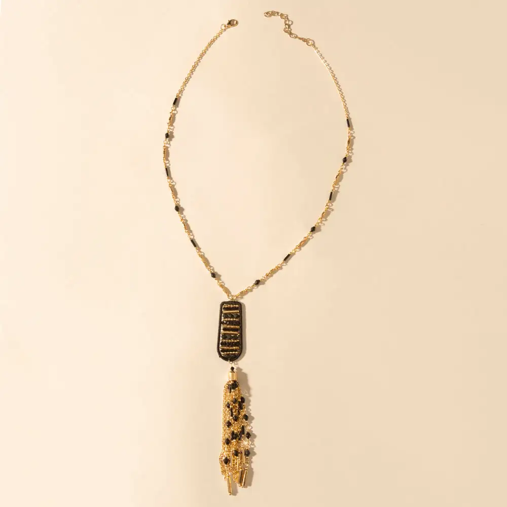 Minimal Necklace with Beaded Detail