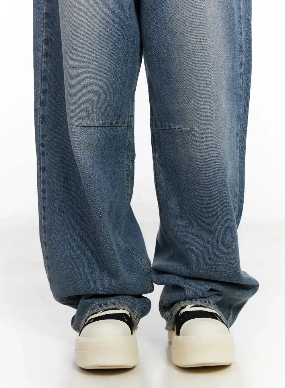 Classic Wide-Fit Jeans