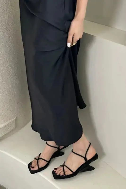 Open-Toe Block-Heel Heeled Sandals