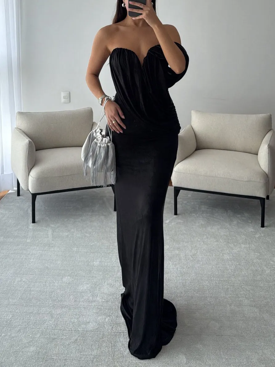 Off the Shoulder Pleated Maxi Dress