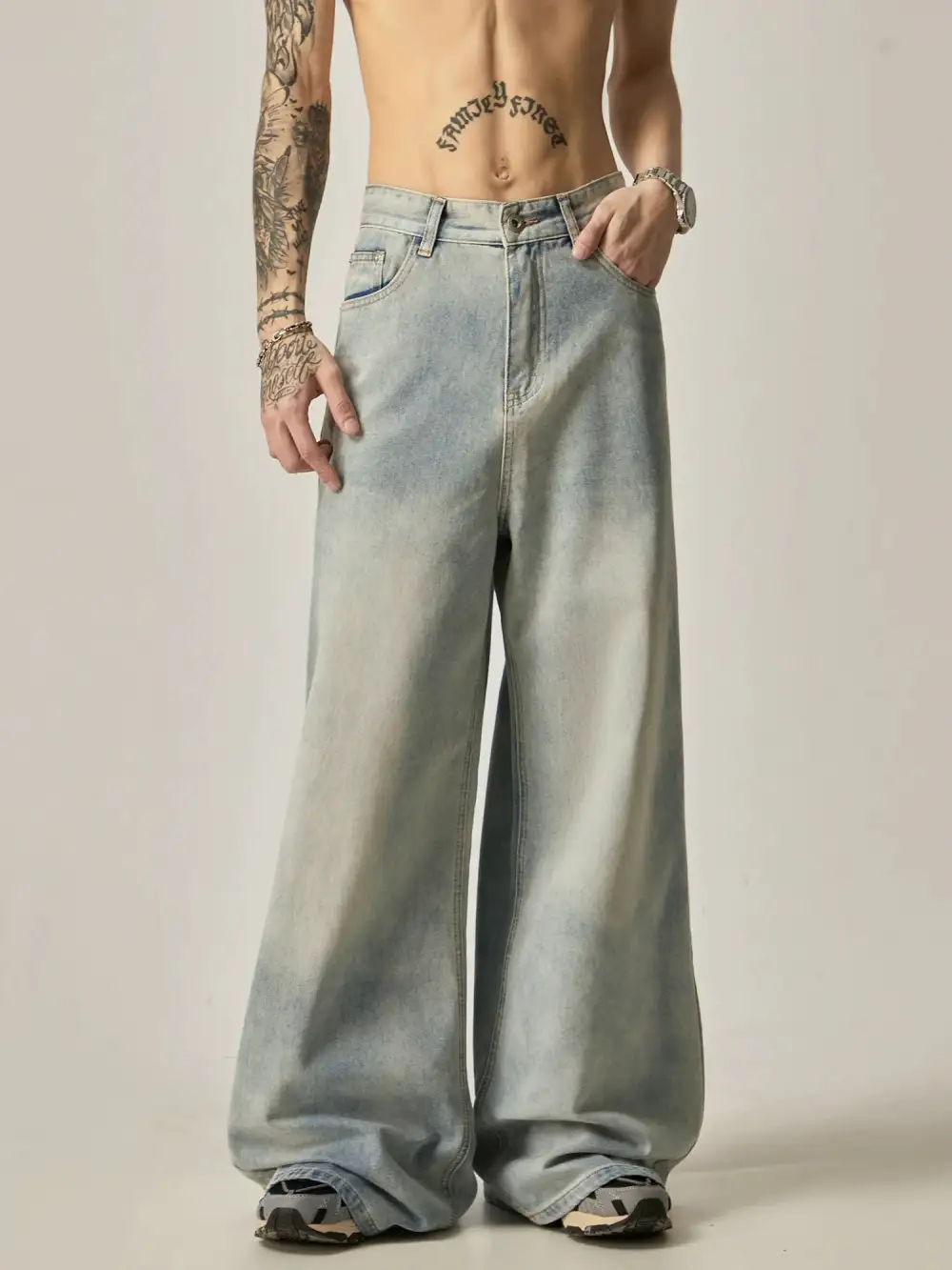 Ultra-Wide Bleached Jeans