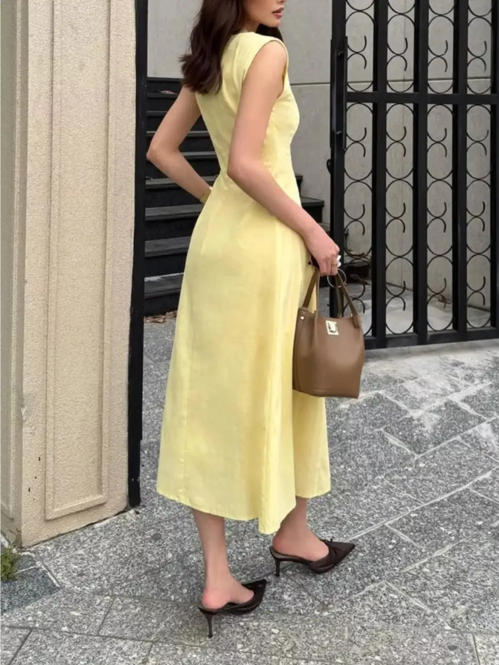 Sleeveless Scoop Neck A-Line Midi Dress