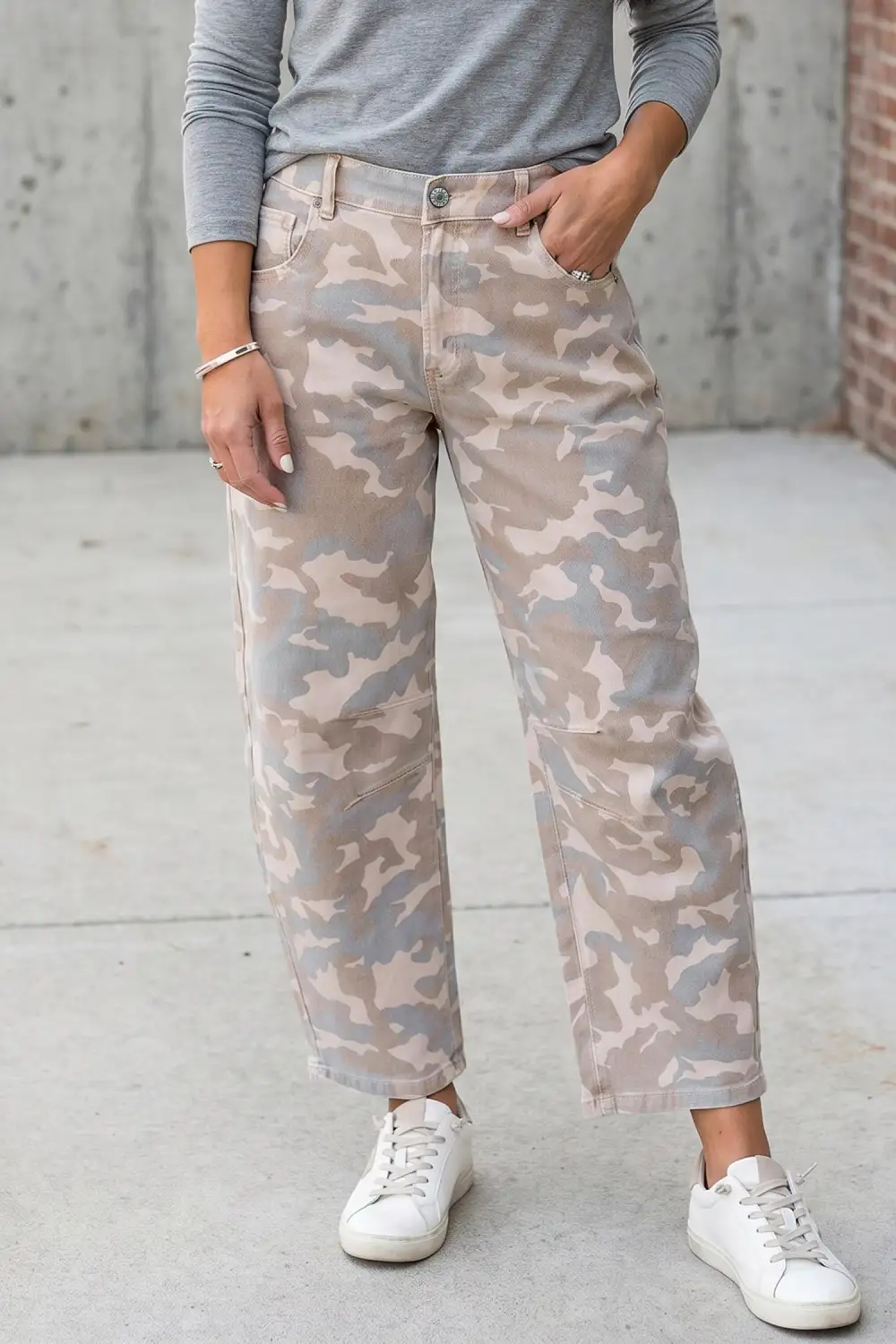Women's Camouflage Pattern Pocket Rivet Detail Ankle Length Harem Fit Jeans