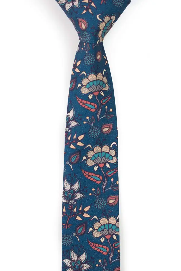 Neat Botanical Floral Pattern Necktie
