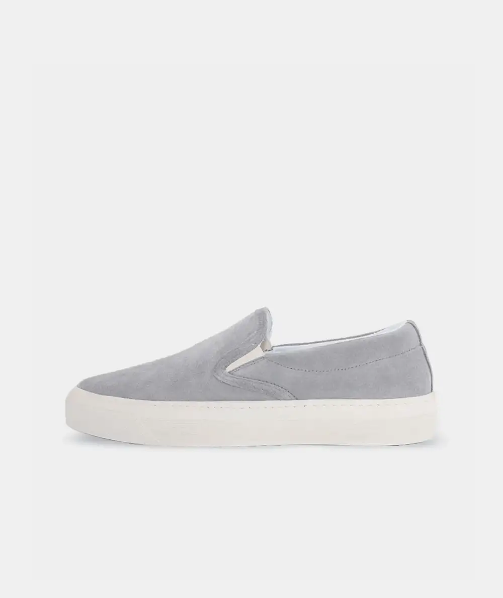 Everyday Understated Casual Suede Sneakers