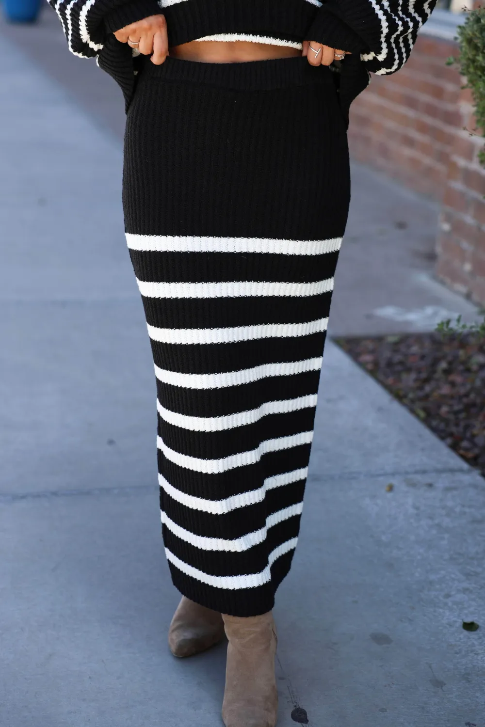 Knit Striped Elastic Waist Skirt