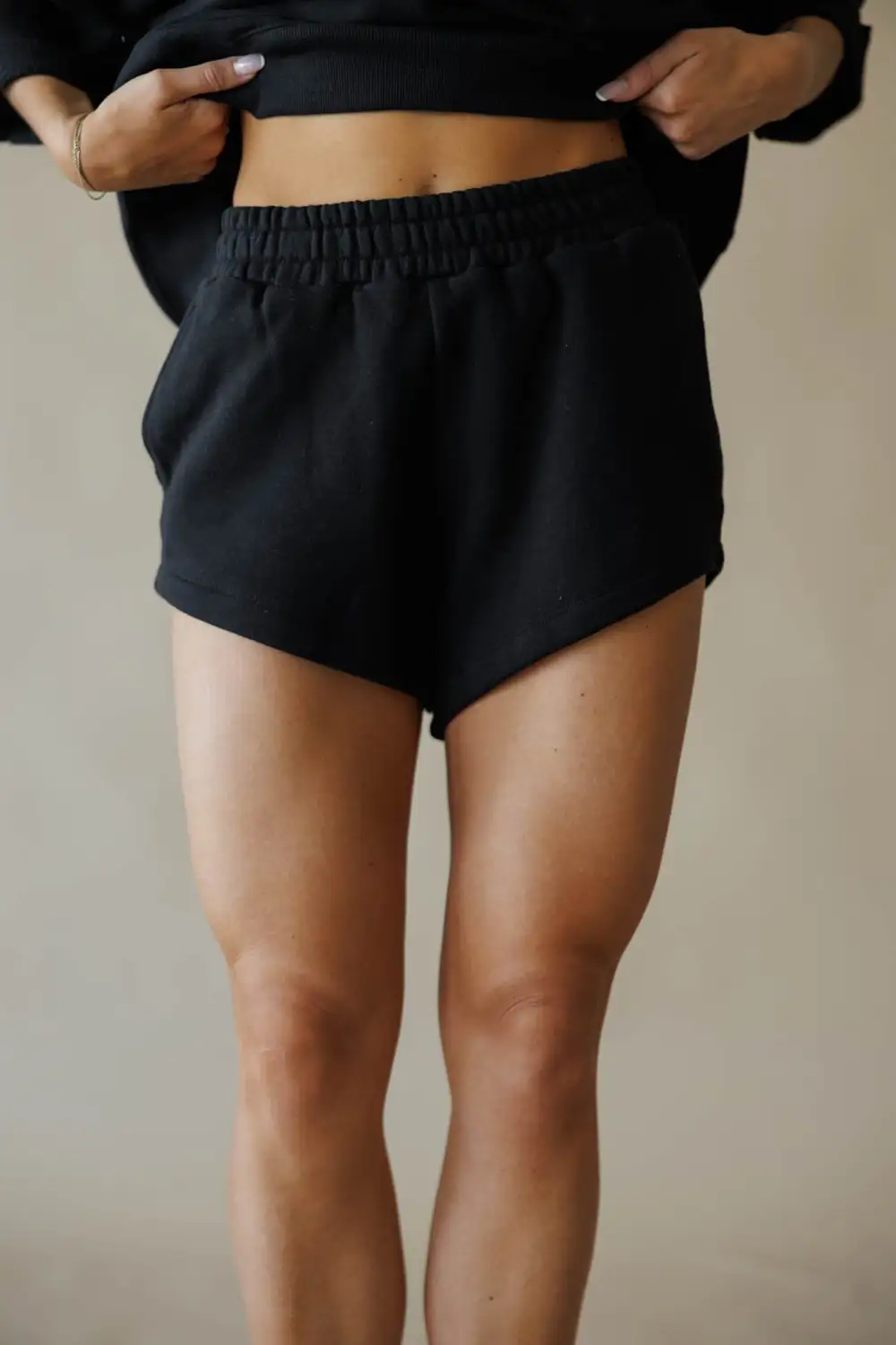 Classic Cotton Elastic Waist Pocket Casual Shorts