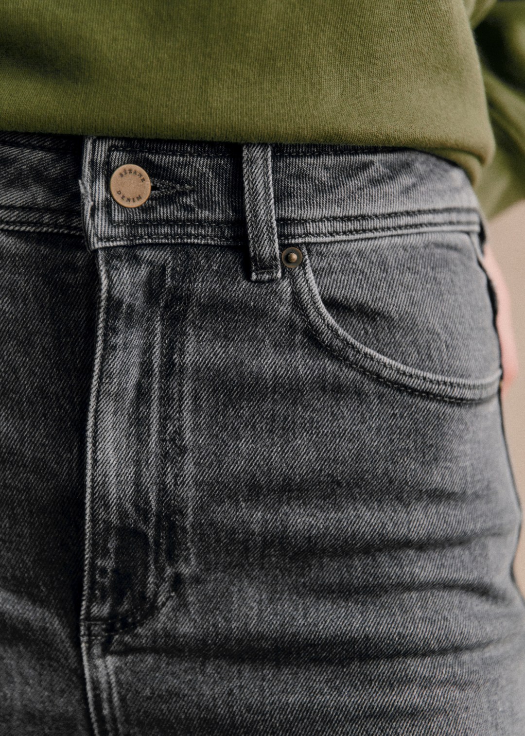 Loose Flared Cropped Trousers