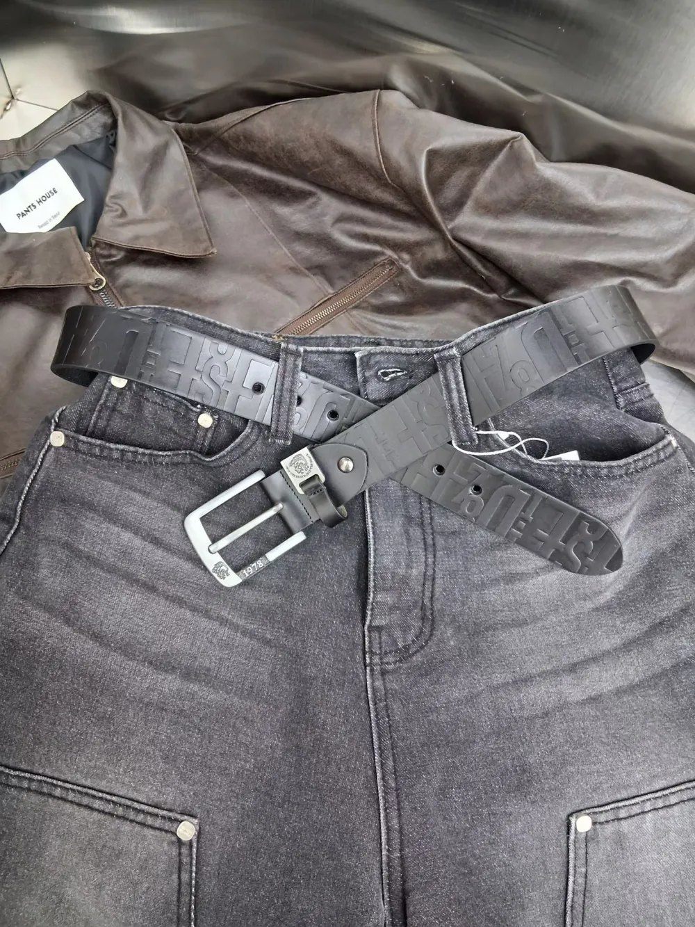 Minimal Buckle Wide Leather Belt