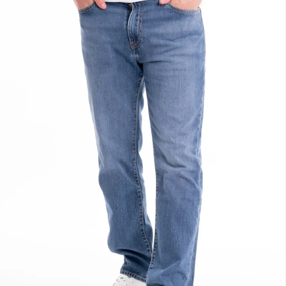 Classic Slim Everyday Jeans