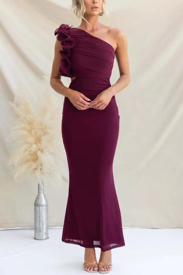 Sophisticated Sleeveless And Flowing Maxi Skirt