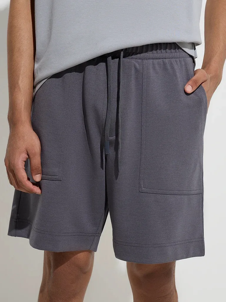 Solid Loose Mid-Waist Shorts