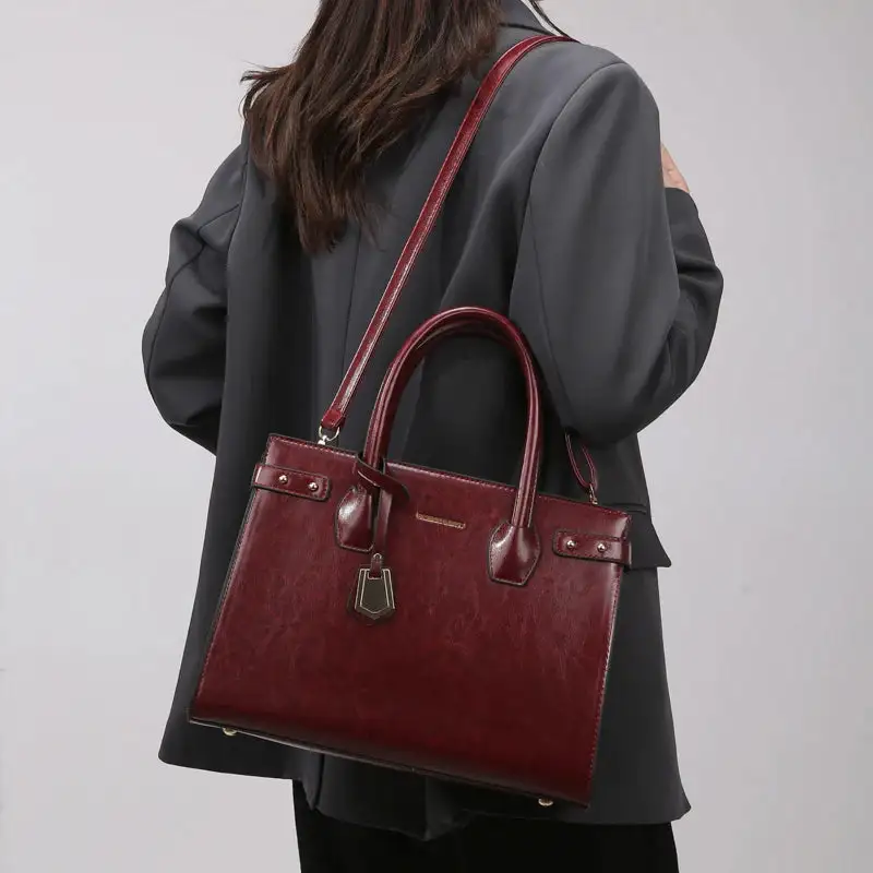 Luxurious Craft: Genuine Leather Flap-Cover Handbag
